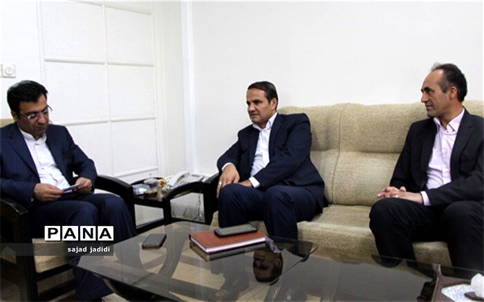 با ایجاد بسترمناسب از افزایش انحرافات فرهنگی جامعه جلوگیری کنیم