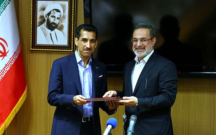 کمک داور ایرانی جام جهانی: انتخاب معلمی یا داوری؟ باور کنید معلمی!