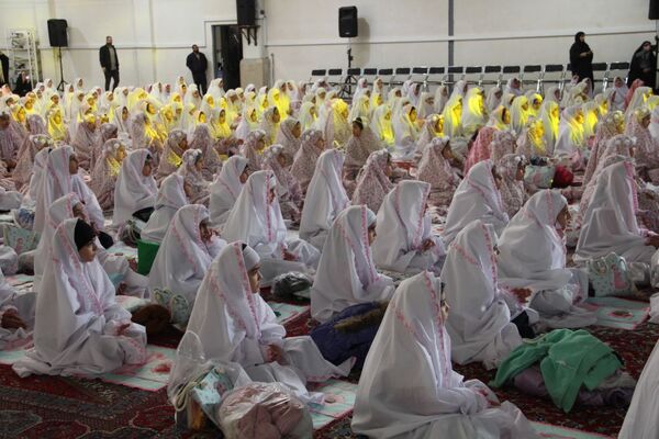 آغاز فصل بندگی در فضای شور و معنویت