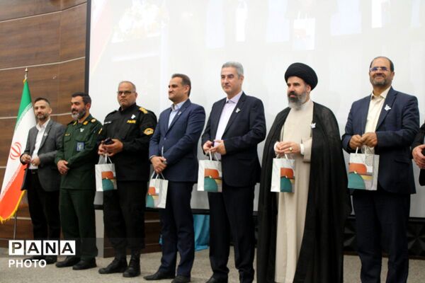 مراسم بزرگداشت مقام معلم در پردیس
