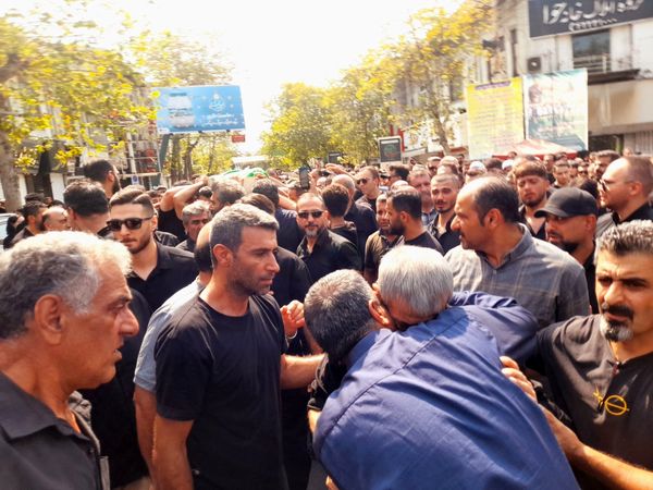 مراسم وداع مردم قهرمان پرور با پیکر پاک جاسم دلاوری در قائمشهر