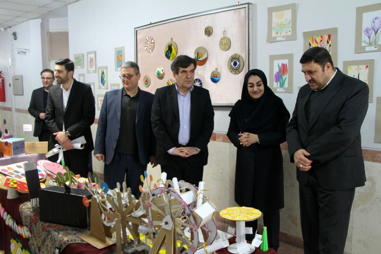 نقش هویت‌ساز معلمان در دوره متوسطه اول تعیین‌کننده است