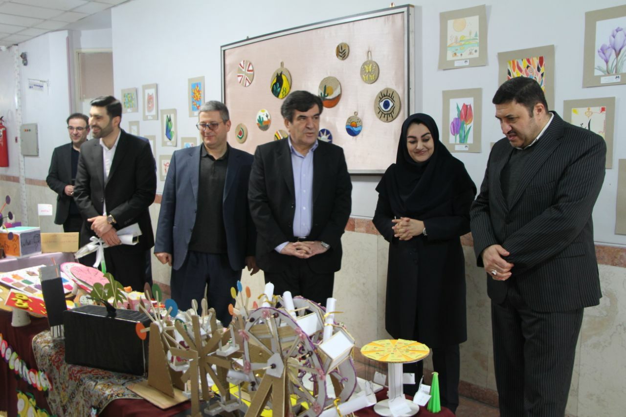 نقش هویت‌ساز معلمان در دوره متوسطه اول تعیین‌کننده است