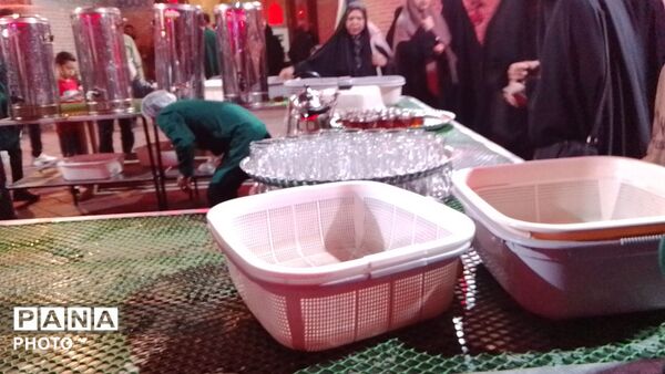 ۱۵۵ شبِ بی‌وقفه؛ وقتی چایخانه حضرت زهرا (س) میزبان دل‌های بی‌قرار شد