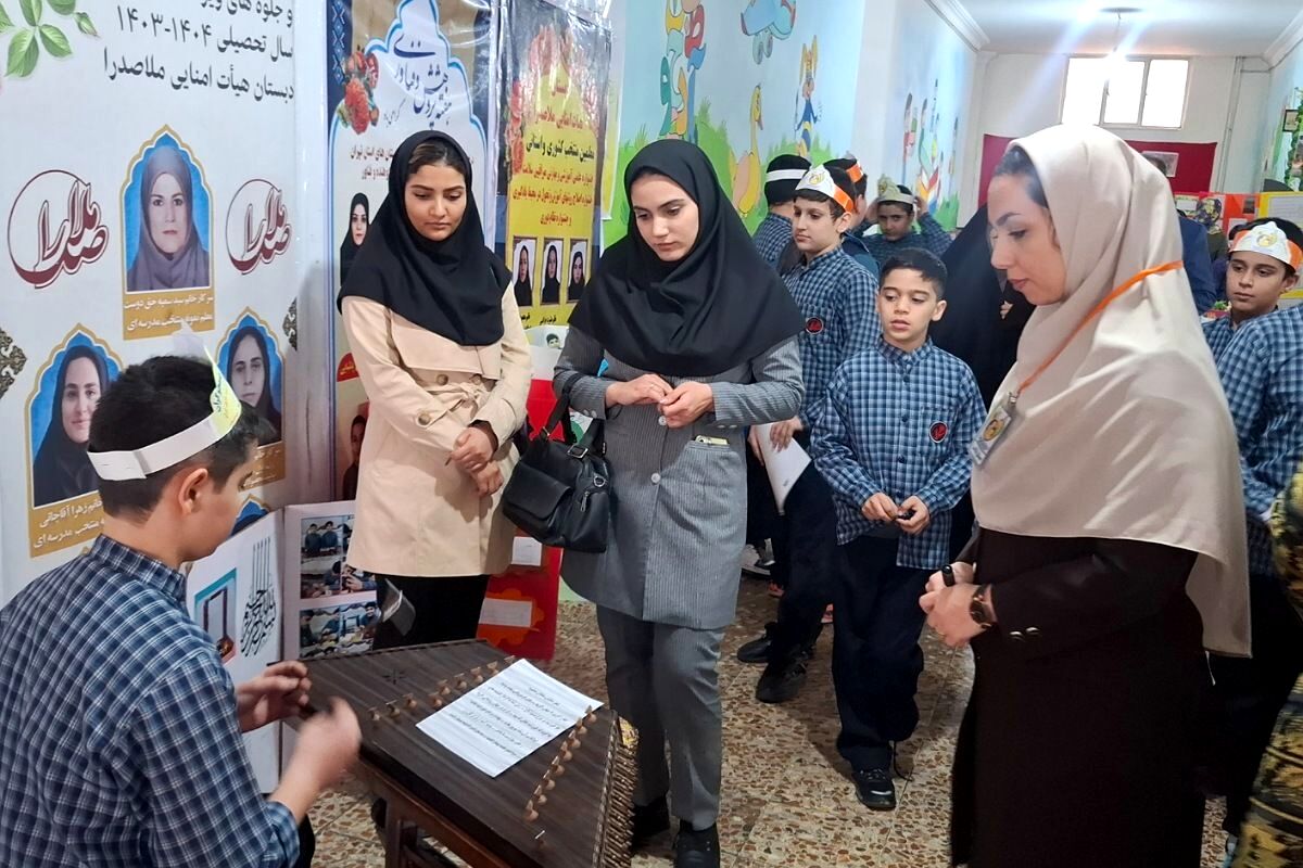 خلاقیت دانش‌آموزی در نمایشگاه جابر زیر ذره‌بین کارشناسان آموزش‌وپرورش قدس
