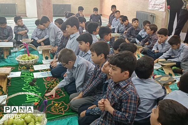  طنین آوای قرآن در دبستان علامه طباطبایی (ره)؛ آغاز هفته قرآن، عترت و نماز