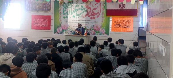 شادی دانش‌آموزان راه ایمان قلعه‌گنج در جشن ولادت حضرت علی‌اکبر(ع)