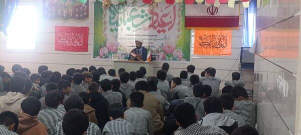 شادی دانش‌آموزان راه ایمان قلعه‌گنج در جشن ولادت حضرت علی‌اکبر(ع)