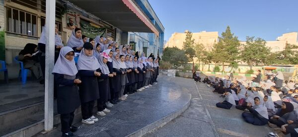 جشن روز معلم در دبستان نیایش ۲
