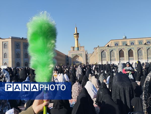 اقامه نماز عید فطر در حرم مطهر رضوی