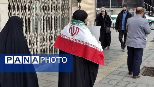 شکوه حضور نوجوانان در راهپیمایی 22 بهمن مردم قم