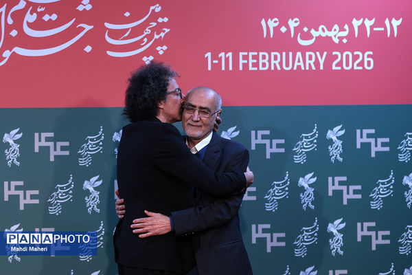 نشست نقد و بررسی فیلم «سرزمین فرشته‌ها» در چهل و چهارمین جشنواره ملی فیلم فجر