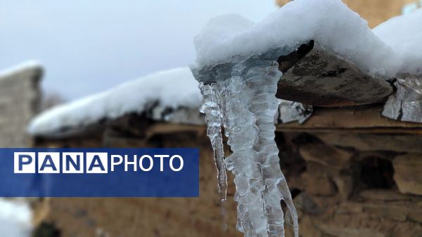 بارش اولین برف پاییزی در روستای نورآباد شازند