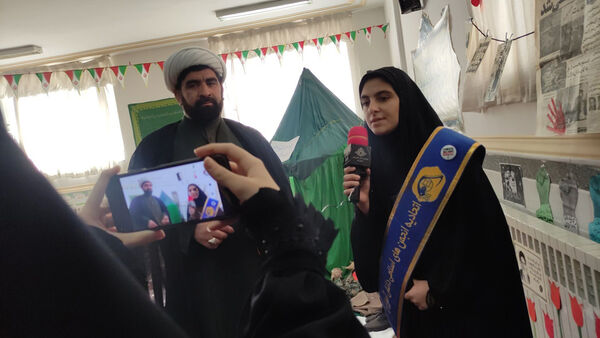 حال و هوای نمایشگاه مدرسه انقلاب در شهر جعفریه قم