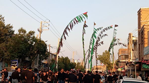 از کوچه تا خیابان، شهر بن غرق در عزای حسین بن علی(ع)