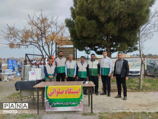 اقامه نماز بندگی در مسجد جامع تاریخی شهر رشتخوار