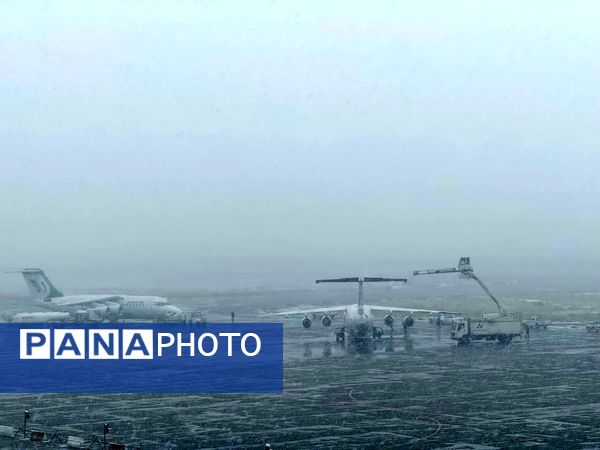 وضعیت فرودگاه بین الملی شهید هاشمی‌نژاد در روزهای برفی مشهد