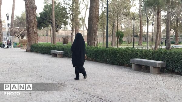 بازدید معاونان تربیتی و پرورشی نیشابور از آرامگاه خیام 
