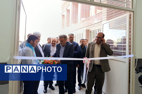 آیین بهره‌برداری از فضای آموزشی با مشارکت مردم در شیراز