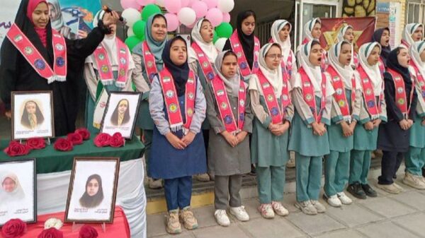 طلوع آگاهی در دل های کوچک؛ جشن روز دانش آموز در دبستان لطیفه