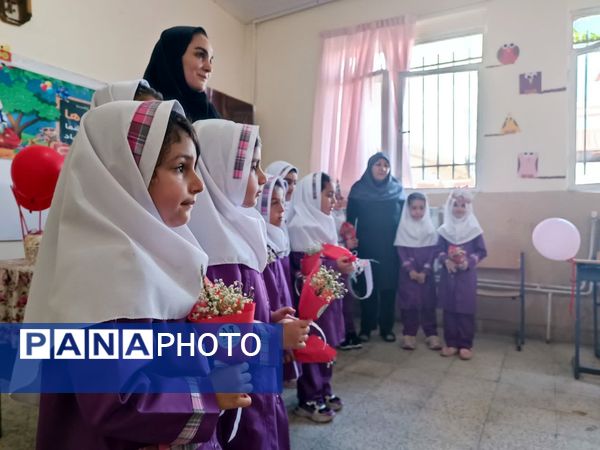 جشن شکوفه‌ها در دبستان شهید رجایی ایزدشهر