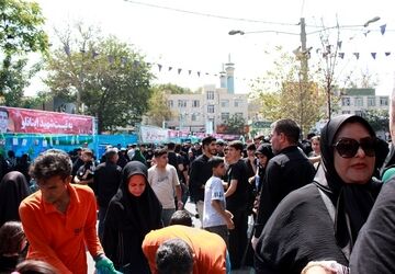موج گسترده عاشقان امام‌حسین(ع) در پیاده‌روی باشکوه جاماندگان اربعین حسینی در کرج