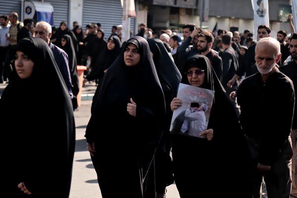 برگزاری مراسم وداع تهرانی‌ها با پیکر ابراهیم رئیسی و همراهانش