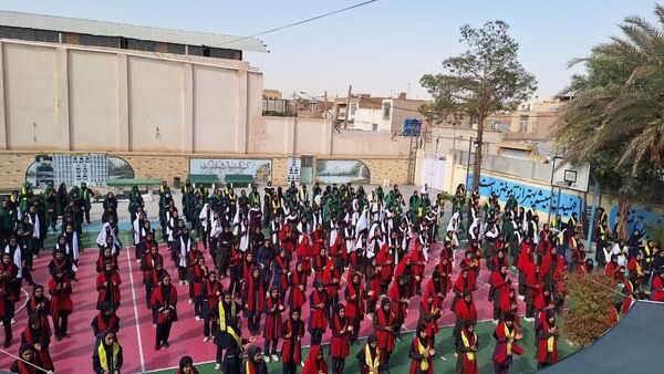 بازدید مدرسان کشوری سازمان دانش‌آموزی از دبیرستان تمام تشکیلاتی عفت
