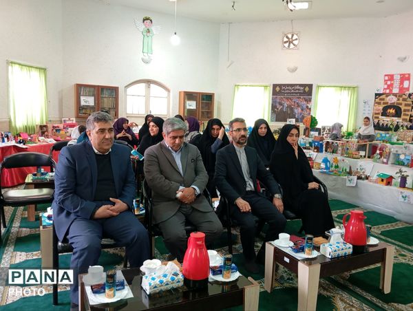 جشنواره جابر بن حیان در دبستان نرجس 