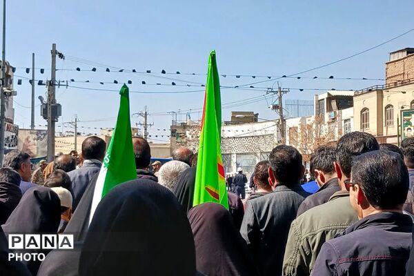 کبوتران عاشق به امام شهیدشان پیوستند
