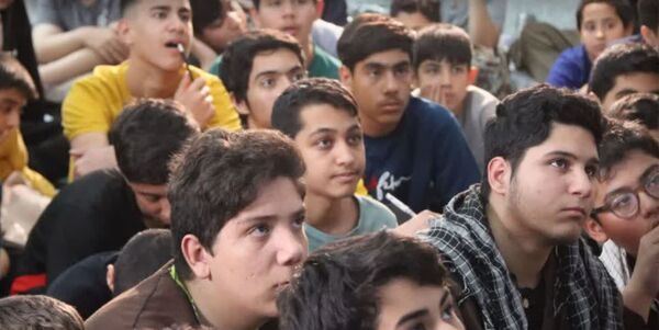 حال و هوای دانش آموزان معتکف در مسجد امام خمینی (ره) جاهد شهر مشهد مقدس 