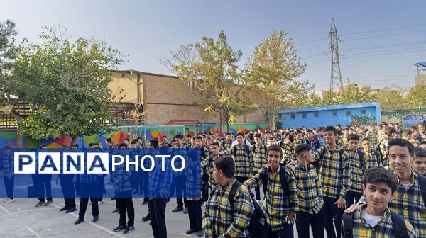 شروع سال تحصیلی در دبیرستان متوسطه اول عبدالحسین قفلی