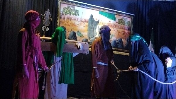 عزاداری شب هفتم محرم در دبیرستان فرزانگان