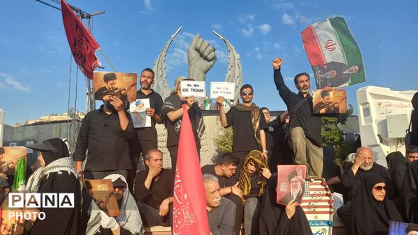 آخرین بدرقه رهبر شهید انقلاب در تهران