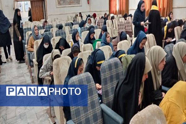 دوره مقدماتی آموزش خبرنگاری ویژه دختران در کانون اندیشه،