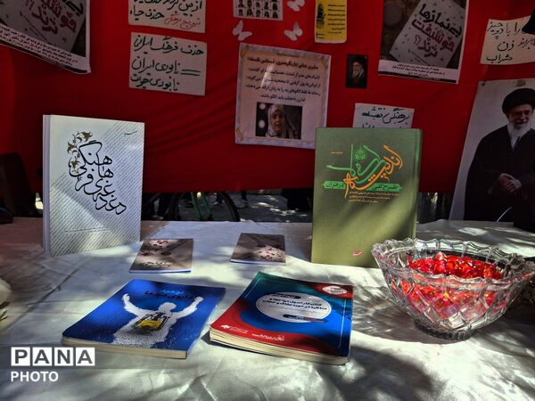 برپایی غرفه عفاف و حجاب در آموزش و پرورش تبادکان با مشارکت مدارس