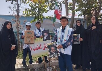 استقبال دانش‌آموزان دبستان امامت باقرشهر از پویش "نهال امید"