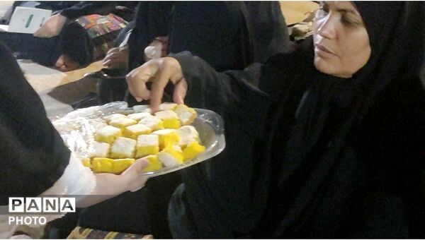سینه‌زنی‌های عاشورایی در شب‌های پرشور حاجی‌آباد