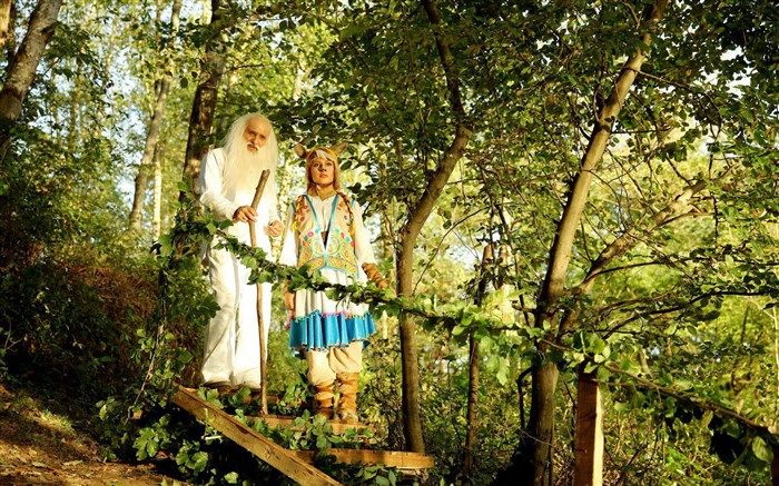 آهوی پیشونی سفید 2 نیمه مهرماه به سینماها می آید