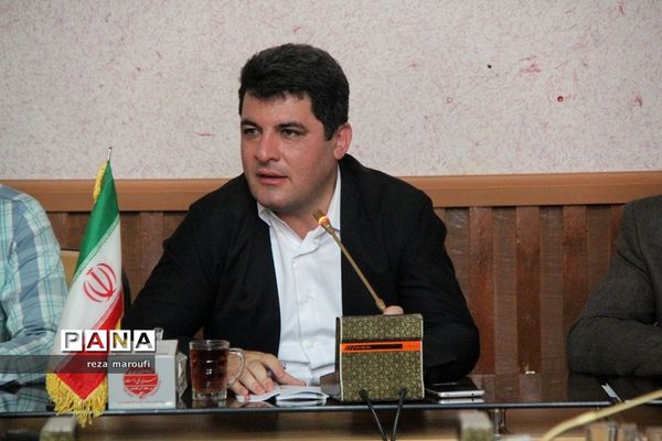 نشست خبری فرماندار سردشت با اصحاب  رسانه استان