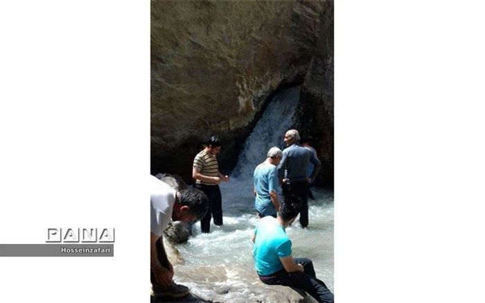 گزارشی توصیفی از طبیعت گردی در دره شمخال