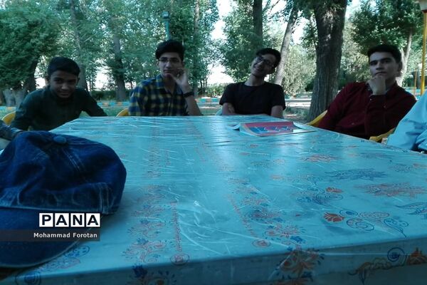 اولین اردوی آموزشی توجیهی همیاران مشاور پسر در استان فارس