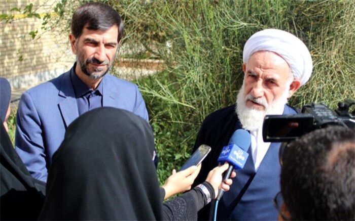 امام جمعه زاهدان: همکاری خانواده‌ها با آموزش و پرورش برای ریشه‌کنی بی‌سوادی ضروری است