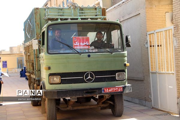 توزیع لوازم ورزشی در بین مدارس استان یزد