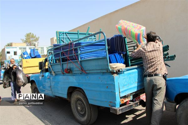 توزیع لوازم ورزشی در بین مدارس استان یزد