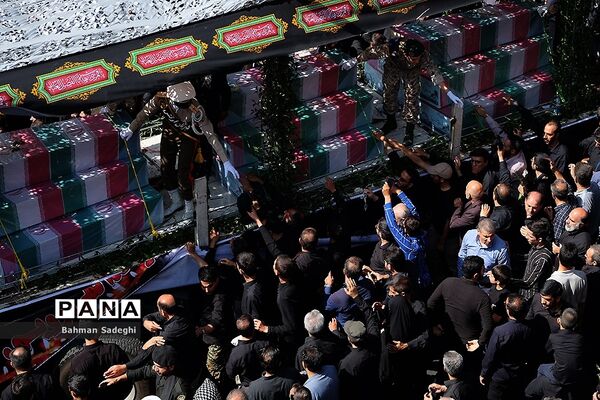 مراسم تشییع پیکرمطهر ۱۳۵شهید گمنام دفاع مقدس