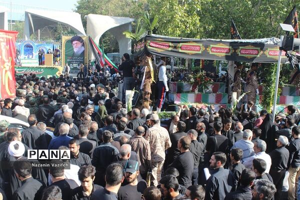 وداع باشکوه عزاداران حسینی با پیکر مطهر شهیدان هشت سال دفاع مقدس