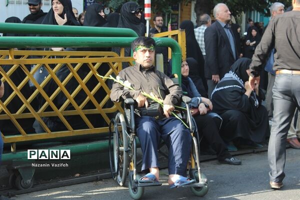 وداع باشکوه عزاداران حسینی با پیکر مطهر شهیدان هشت سال دفاع مقدس