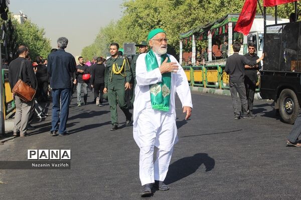 وداع باشکوه عزاداران حسینی با پیکر مطهر شهیدان هشت سال دفاع مقدس