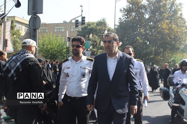 وداع باشکوه عزاداران حسینی با پیکر مطهر شهیدان هشت سال دفاع مقدس